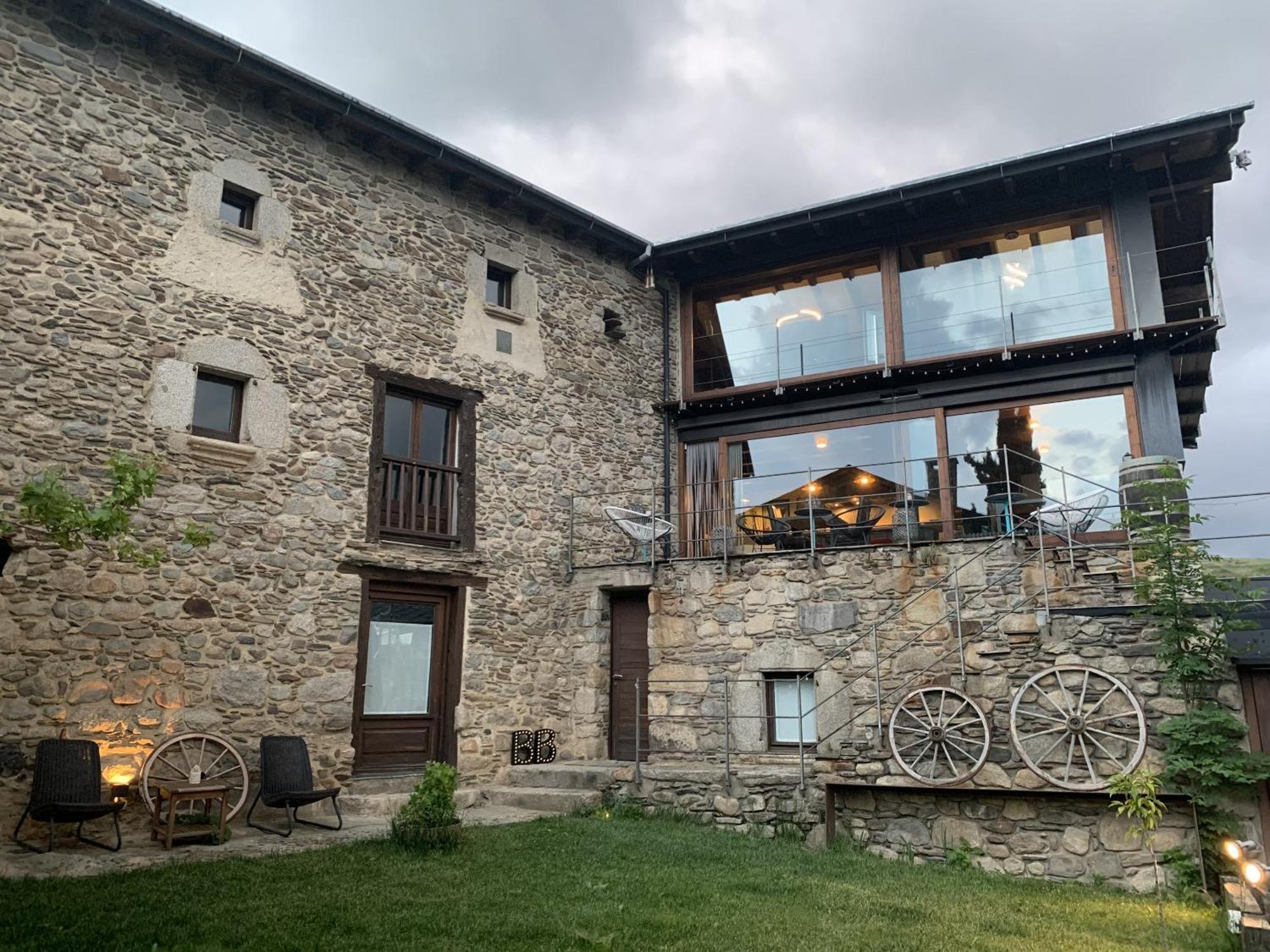 Mas Farner - Adults Only Bed and Breakfast Llivia Exteriör bild