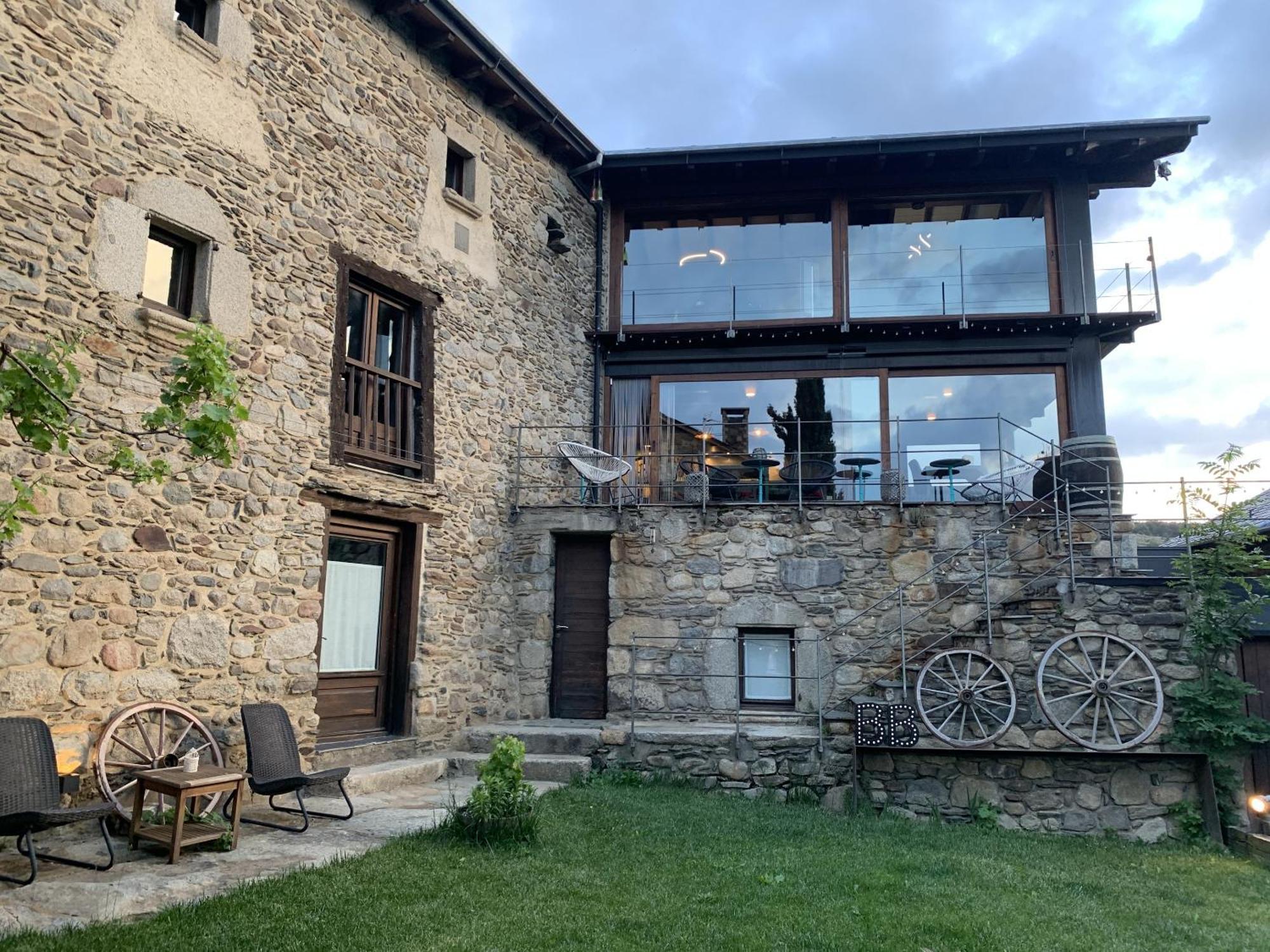 Mas Farner - Adults Only Bed and Breakfast Llivia Exteriör bild