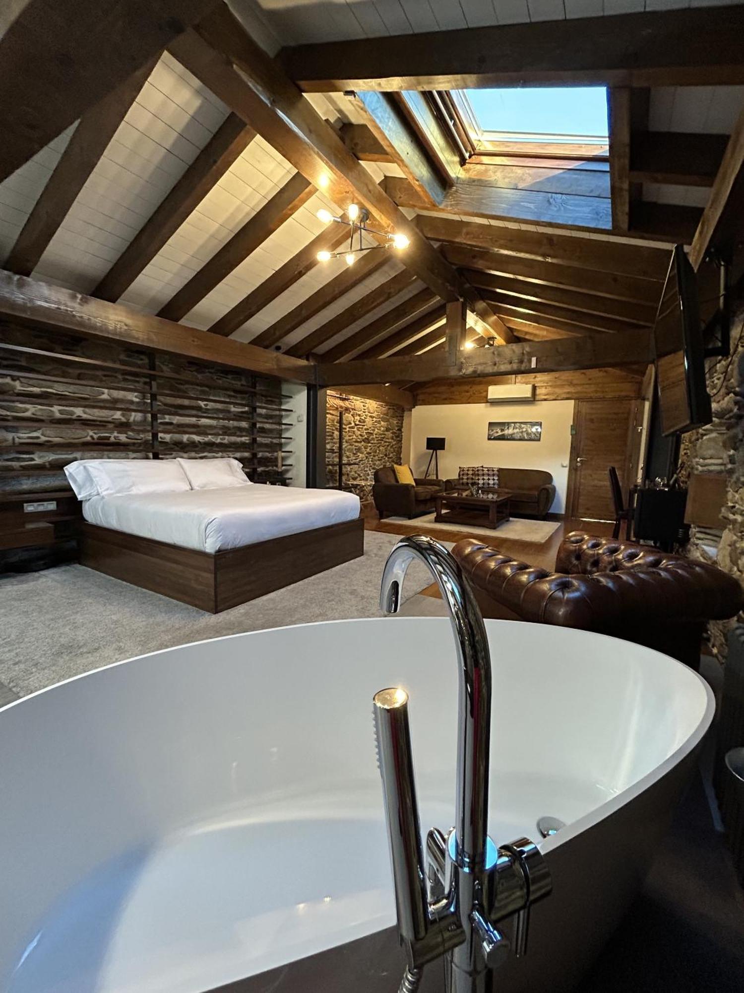 Mas Farner - Adults Only Bed and Breakfast Llivia Rum bild